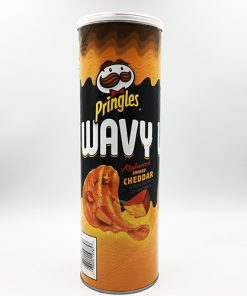 Pringles Wavy Applewood Smoked Cheddar 137 g